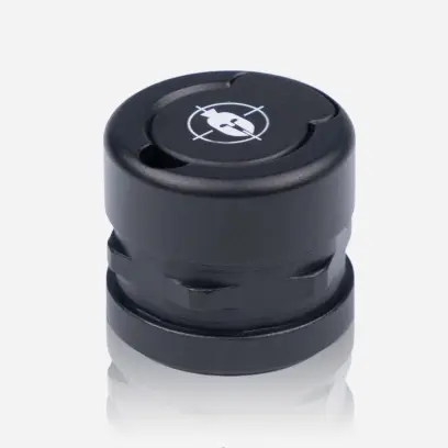 Hliníkový adaptér se zátkou proti nečistotám pro vlepení do dřevěných a syntetických pažeb pušek. Nenápadný systém uchycení kompatibilní se SPARTAN Javelin, SpringBok, Ascent, Hoplite, Sentinel a Davros.